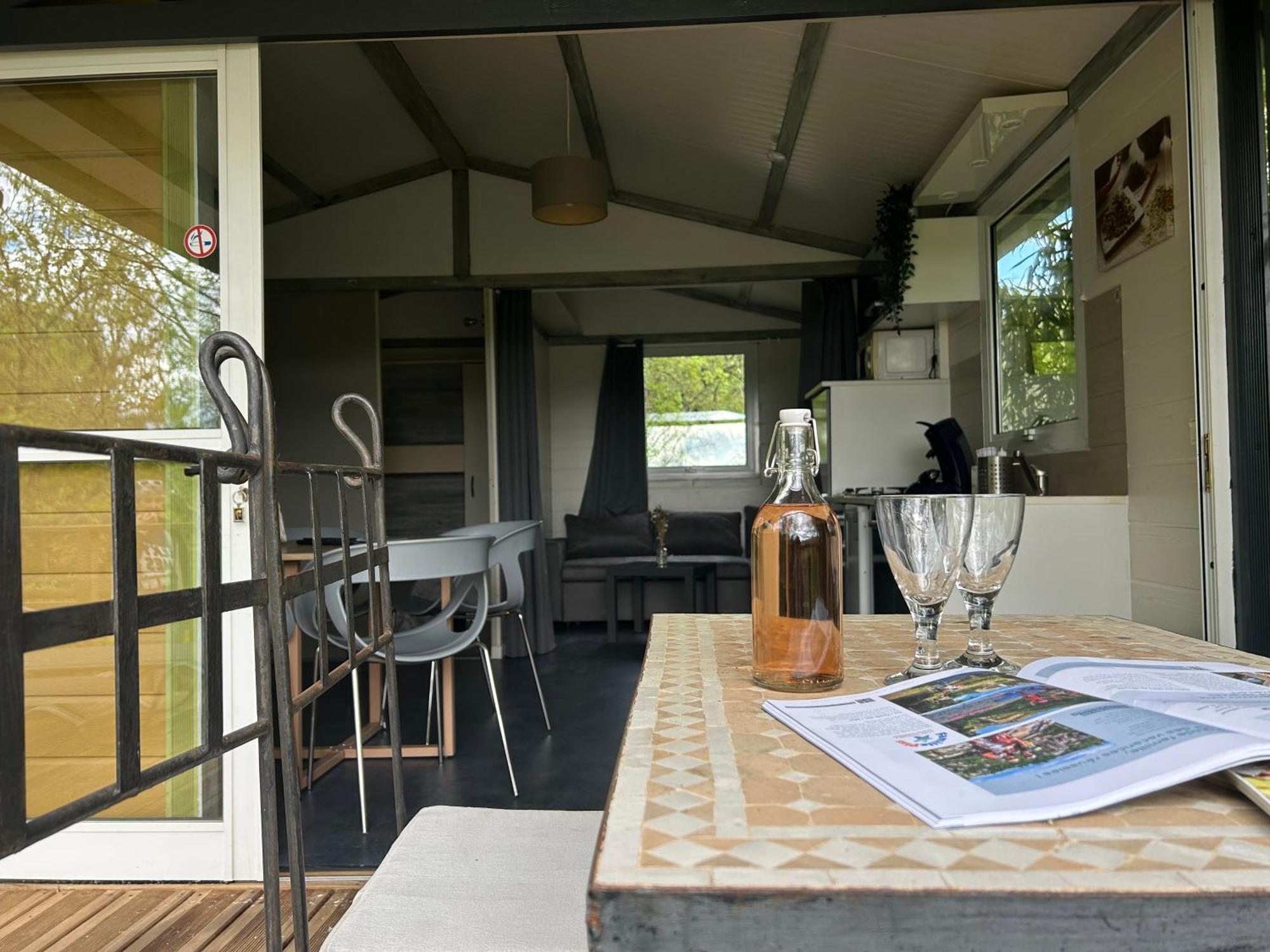 Les Chalets De Labeaume Exteriör bild