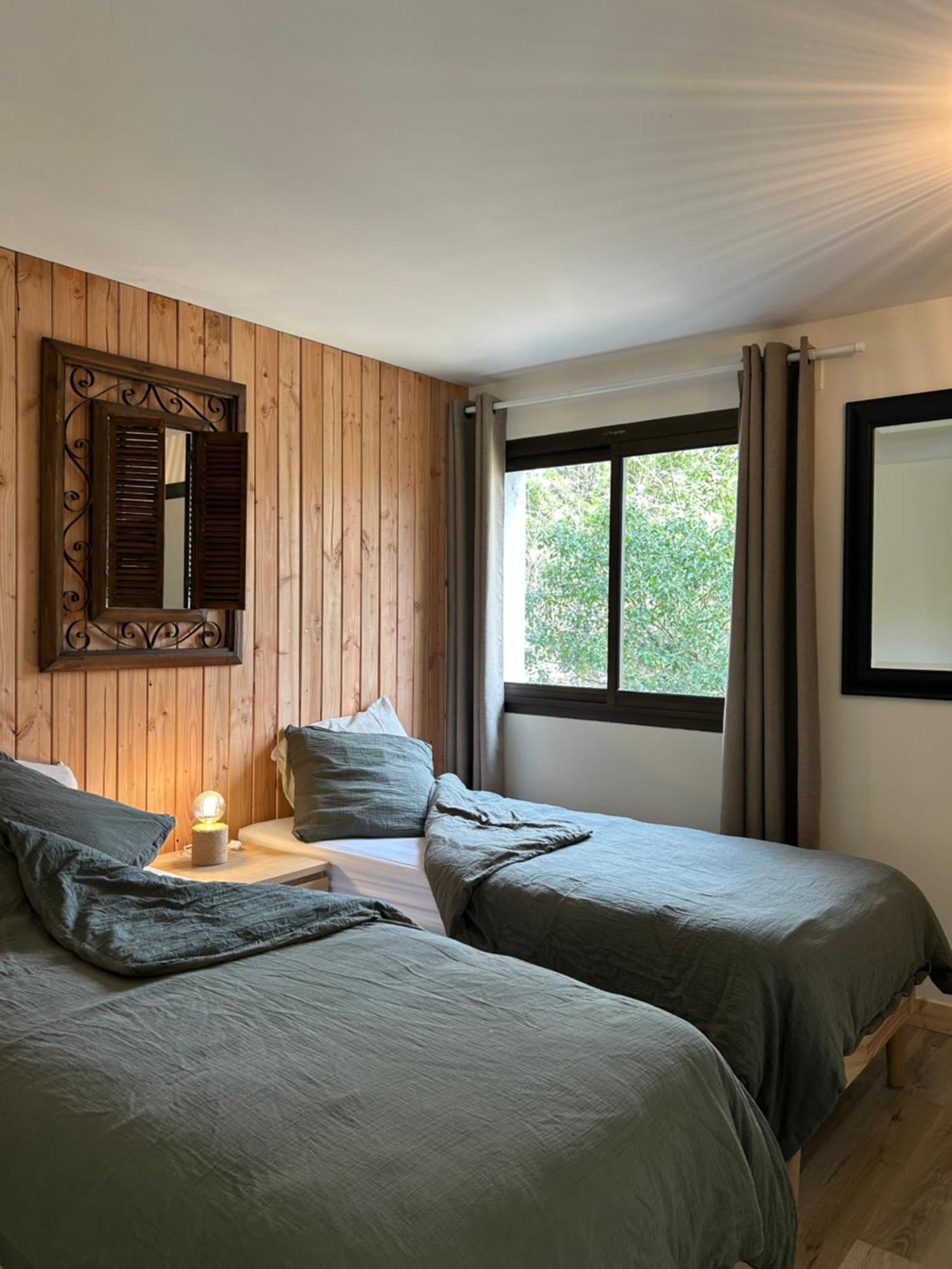 Les Chalets De Labeaume Exteriör bild