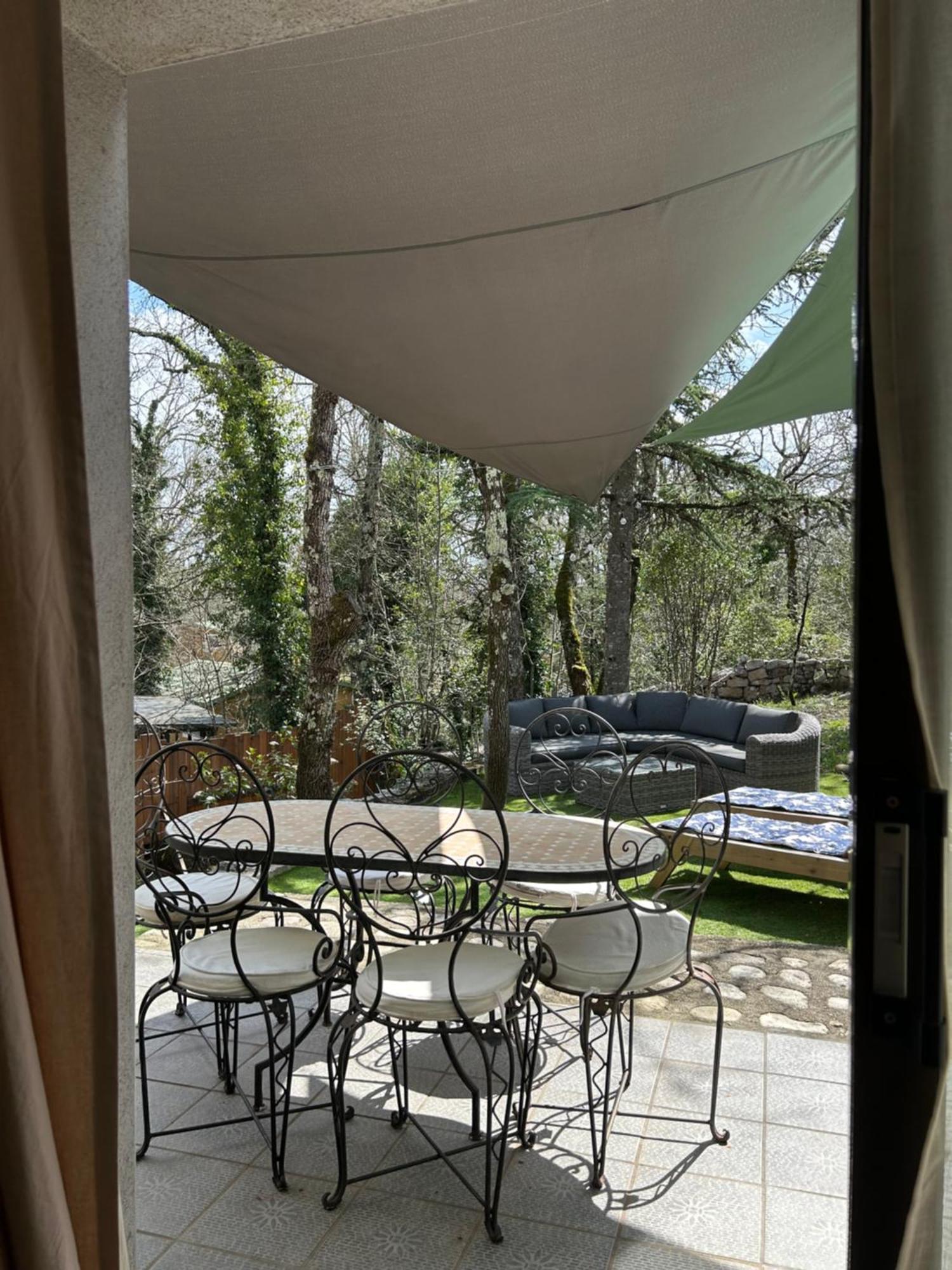 Les Chalets De Labeaume Exteriör bild